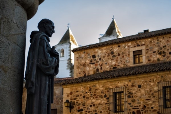 Turismo convoca los exámenes de habilitación de guías turísticos de Extremadura