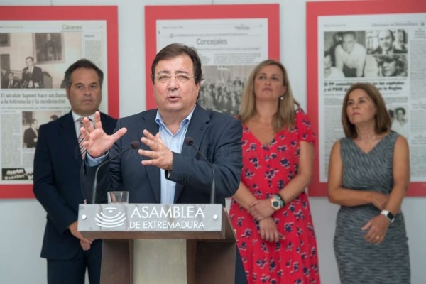 El presidente de la Junta de Extremadura,ha destacado que la base más amplia de la democracia reside en los ayuntamientos.