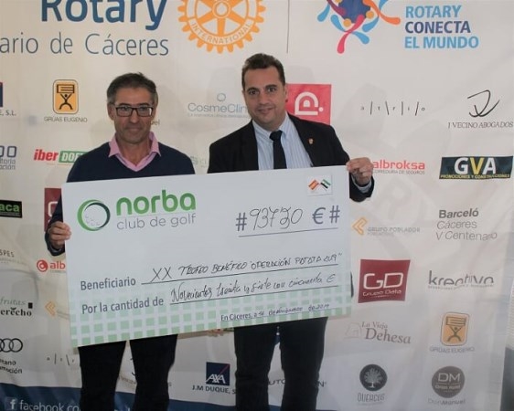 El Club Rotary de Cáceres recauda unos 1.500 euros en su torneo benéfico de golf