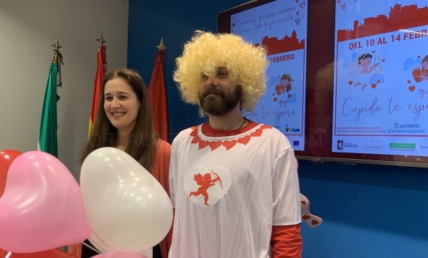 Se presenta la campaña «enamórate de nuestro comercio. Cáceres todo lo que necesitas» para incentivar el comercio local
