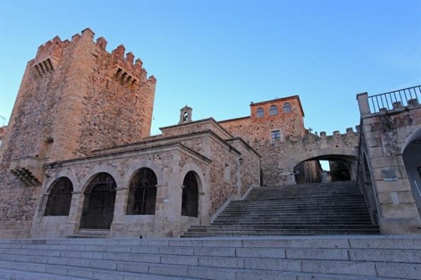 Cáceres se promociona como destino turístico fronterizo en un proyecto de Triurbir