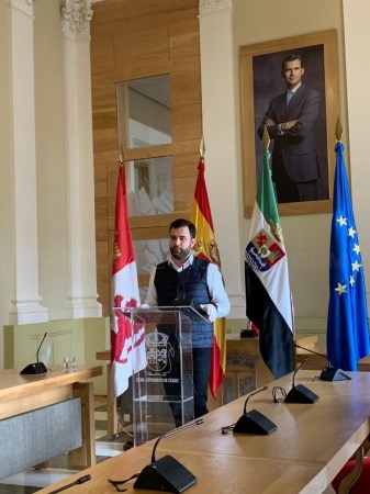 El ayuntamiento llevará a cabo una campaña informativa sobre la salida a la calle de niños y niñas