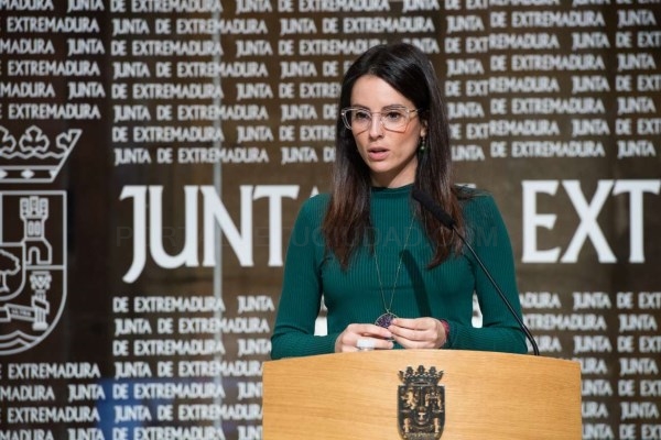 Nuria Flores presenta un conjunto de medidas dirigidas al sector turístico y dotadas con 7 millones de euros