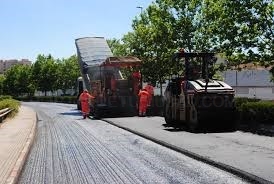 La primera fase de la campaña de asfaltado se inicia hoy martes, con una inversión que supera los 300.000 euros