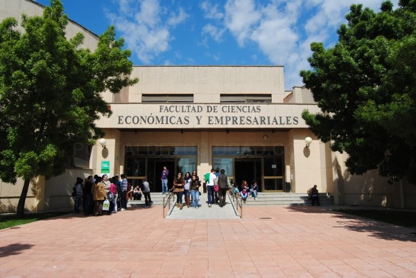El Grupo de Investigación de Economía Pública de la UEx pide un buen diseño del Ingreso Mínimo Vital para ayudar a las familias en riesgo de exclusión