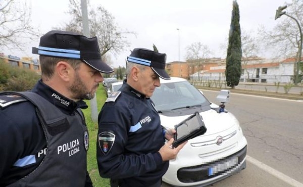 La Policía Local de Cáceres intensifica los controles de velocidad con el radar móvil y ya está multando