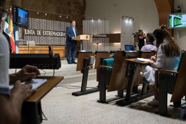 Fernández Vara ofrece colaboración a las organizaciones ecologistas tras el auto del TSJEX sobre Marina Isla de Valdecañas