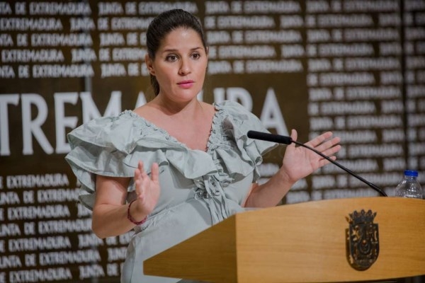 El Consejo de Gobierno destina un millón de euros para ayudar a las familias en el cuidado de hijos menores y de personas con discapacidad