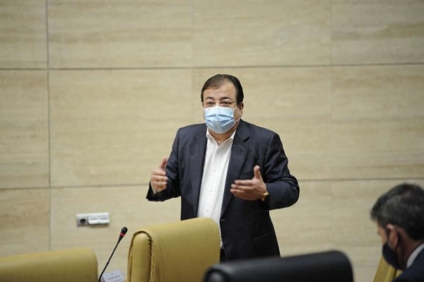 Fernández Vara afirma que Extremadura es la Comunidad que tiene mayor número de efectivos globales sanitarios para un millón de habitantes