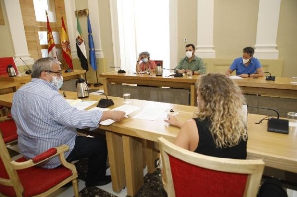 La línea del campus se refuerza con cuatro autobuses y el aforo se reducirá al 60%