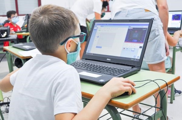 Alumnos del curso Experto Profesional en Robótica realizan sus prácticas como monitores de campamento en Alburquerque