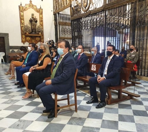 Fernández Vara asiste a la Misa Pontifical organizada con motivo de la Fiesta Mayor de Santa María de Guadalupe