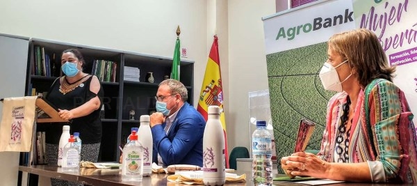 Begoña García incide en seguir impulsando la incorporación de la mujer al mundo agrario frente a la despoblación