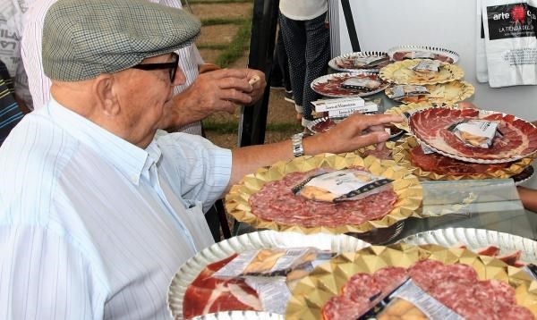 Monesterio se queda por primera vez en treinta años sin la celebración del Día del Jamón