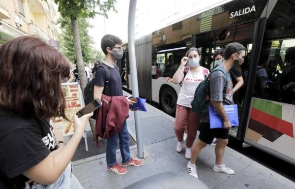Mantienen el aforo del bus al campus de Cáceres ante el «inminente» refuerzo con tres vehículos