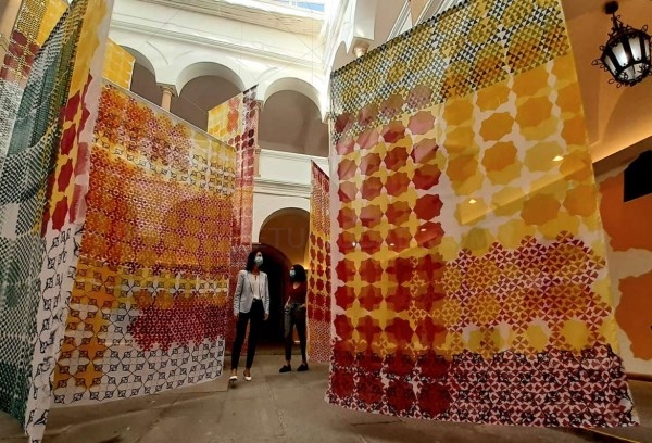 La secretaria general de Cultura reafirma la apuesta regional por la cultura segura en la inauguración de la muestra de la artista Isabel Flores en Mé