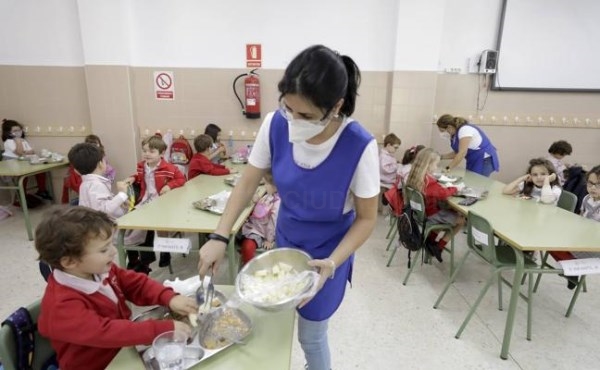 Uno de cada tres niños deja de acudir a los comedores escolares en Cáceres