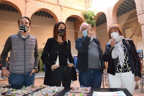 La consejera de Cultura visita la exposición ‘Mirando el Pasado, camino hacia el futuro’ en el Museo Arqueológico Provincial de Badajoz