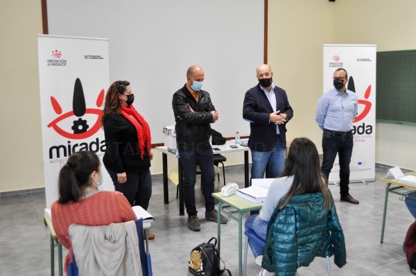 Inaugurado en Fuentes de León el curso "Atención sociosanitaria a personas dependientes en instituciones sociales"