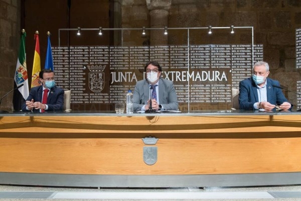 Junta y Diputaciones gestionarán 7,8 millones de euros para paliar efectos de la pandemia en residencias y apoyar a servicios sociales municipales