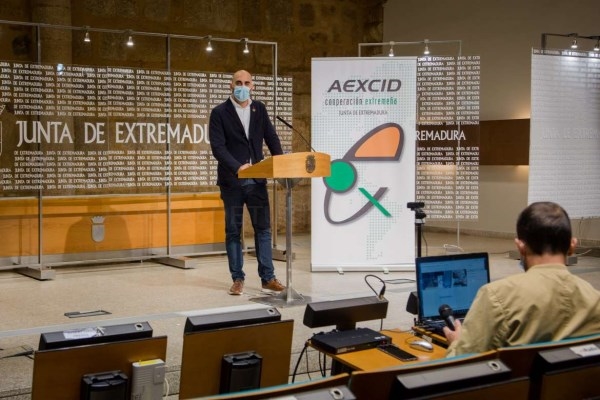 El 2021 será un año de grandes avances y compromisos con la pandemia para la cooperación extremeña, según el director de la AEXCID