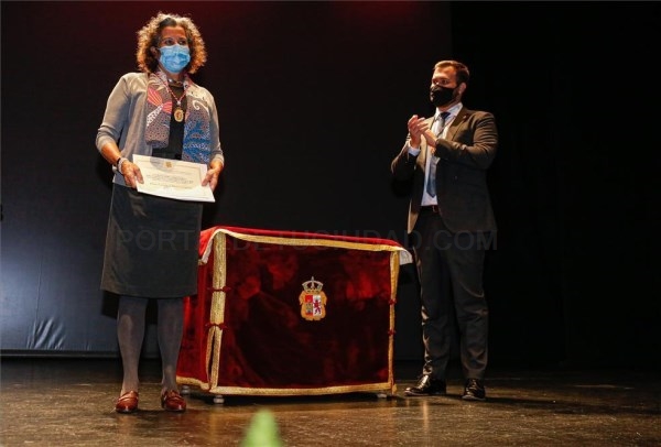 Cáceres reconoce la labor de los que luchan en la primera línea del covid