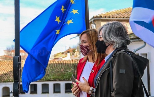 Leire Iglesias considera que la ampliación y mejora de la carretera EX-373 facilitará la movilidad y dinamizará la comarca de Tajo-Salor