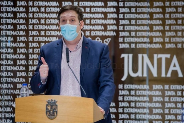 Educación anuncia que los docentes interinos tendrán reconocidos sus derechos con una retroactividad de cuatro cursos