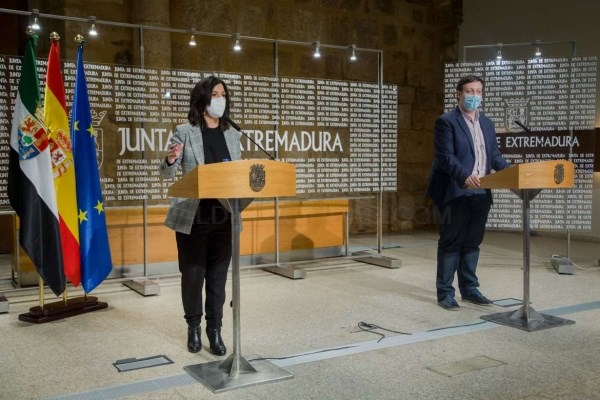 La Junta ratifica la incorporación, desde el próximo curso, de los docentes interinos el 1 de septiembre