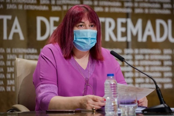 Escuchar La Junta presenta la Guía de aplicación de la perspectiva de género en los planes generales municipales de Extremadura
