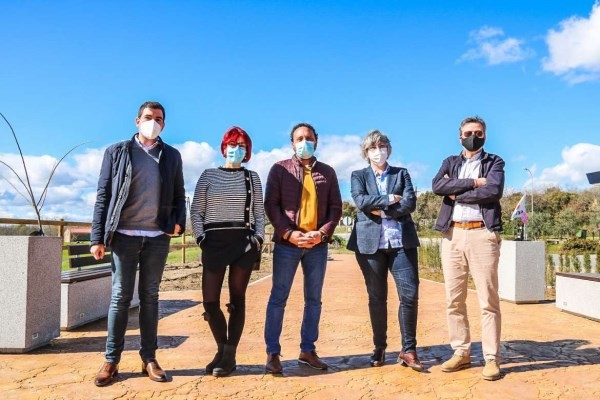 Leire Iglesias visita la EX-203, en la comarca de La Vera, en la que la Junta invertirá 2.4 millones para rehabilitar 34 kilómetros