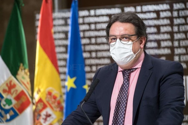 Extremadura suspende de forma cautelar y provisional la vacunación con AstraZeneca
