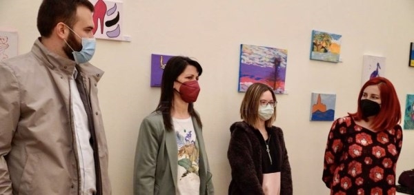 El alcalde inaugura la exposición ‘Down Cáceres’ y anima a los cacereños y cacereñas a asistir para comprender mejor la forma de percibir el mundo de