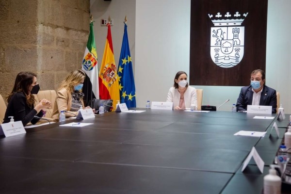 Fernández Vara traslada a la ministra Reyes Maroto el nuevo modelo turístico postcovid a través de la Estrategia de Turismo Sostenible 2030 y el Plan
