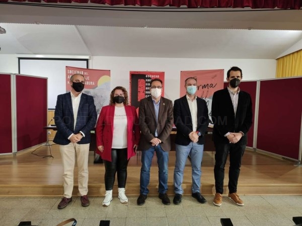 La Junta de Extremadura pone en marcha el proyecto "Dialecta: La sociedad del aprendizaje a través del debate"