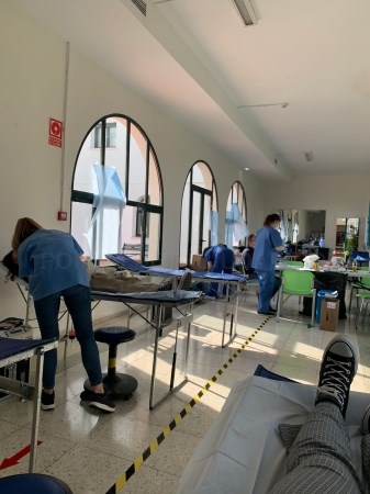 Alumnos de la Residencia Universitaria Hernán Cortés donan sangre
