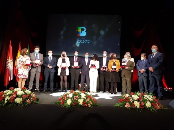Las Medallas de Oro de la Provincia refuerzan el municipalismo y reflejan "lo que nace y crece en esta tierra"