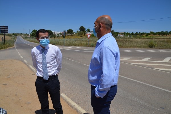 El presidente visita la renovada carretera provincial BA-058 entre Don Álvaro y Mérida