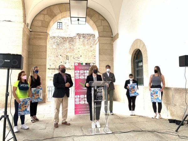 Cáceres acoge una exhibición del Equipo Nacional Junior de conjuntos de Gimnasia Rítmica