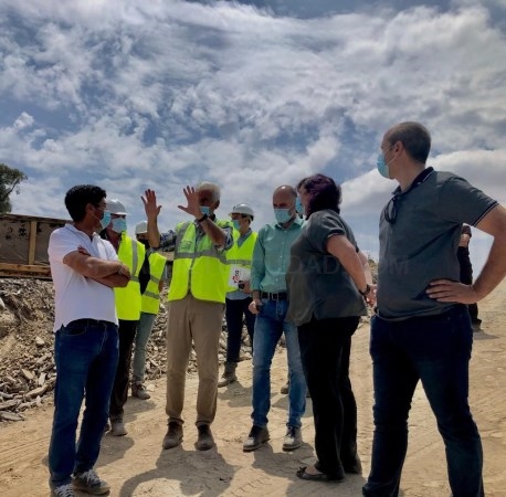 Begoña García visita las obras del regadío de Villanueva del Fresno en su recta final