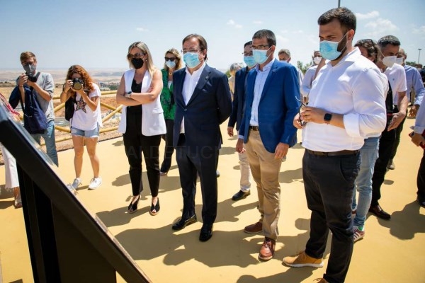 Fernández Vara destaca la importancia de que las empresas de la región hayan ejecutado la obra de la Ronda Sureste de Cáceres