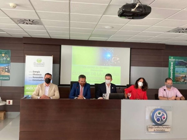 El presidente de la Junta de Extremadura, Guillermo Fernández Vara, ha participado este miércoles en la entrega de la XXII edición de los Premios Espi