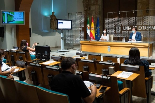 Esther Gutiérrez anuncia en la presentación del nuevo curso escolar más docentes de refuerzo para afrontar la prevención frente a la COVID-19