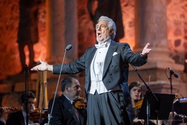 Plácido Domingo sigue recibiendo el fervor y el respeto del público español
