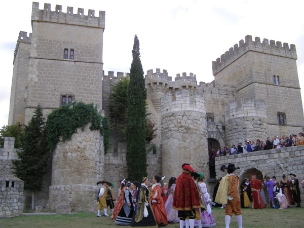 Las fiestas y recreaciones históricas revitalizan el turismo de interior