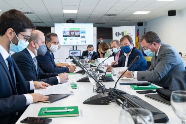 El presidente de la Junta de Extremadura participa en la reunión bilateral entre los Gobiernos de España y Portugal