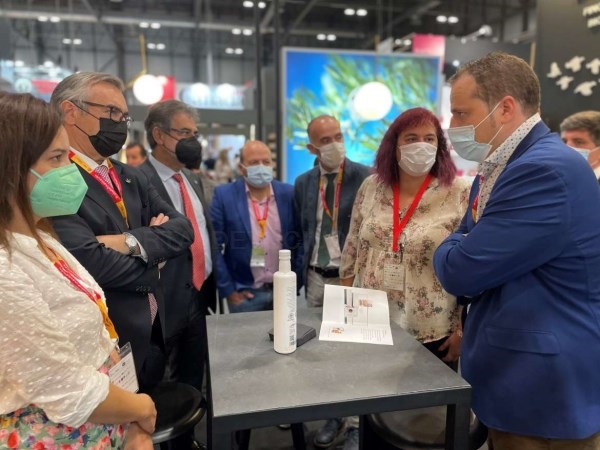 Begoña García visita a las empresas extremeñas del sector agroalimentario presentes en el Salón Gourmets 2021 de Madrid