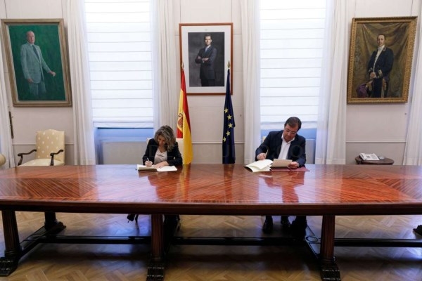 Rubricado el acuerdo de cesión a la Junta de Extremadura de la Avenida Martín Palomino y la Avenida España de Plasencia