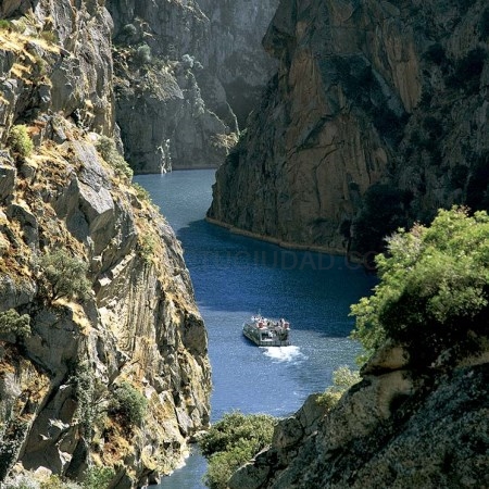 Vino, cultura y naturaleza siguiendo el cauce del río Duero