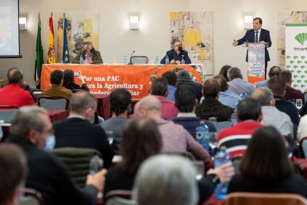 Fernández Vara defiende que la nueva PAC es la mejor posible para Extremadura porque contiene las prioridades marcadas desde la región